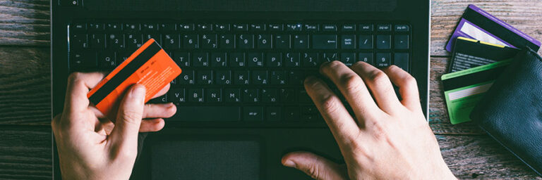 LastPass を使用すると、覚えにくいカード番号を常に利用可能かつ安全に保つことができます